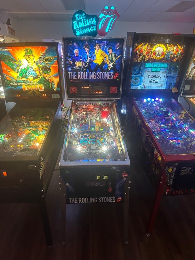Stern Pinball LOADED The Rolling Stones Limited Edition Pinball Machine for sale