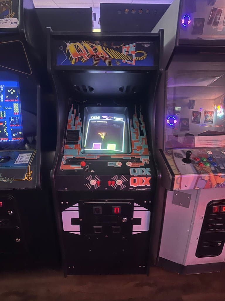Taito QIX Classic Upright Arcade Game for sale
