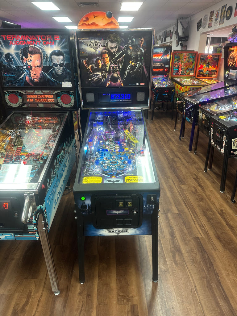 Stern Pinball Batman The Dark Knight Pinball Machine for sale ()