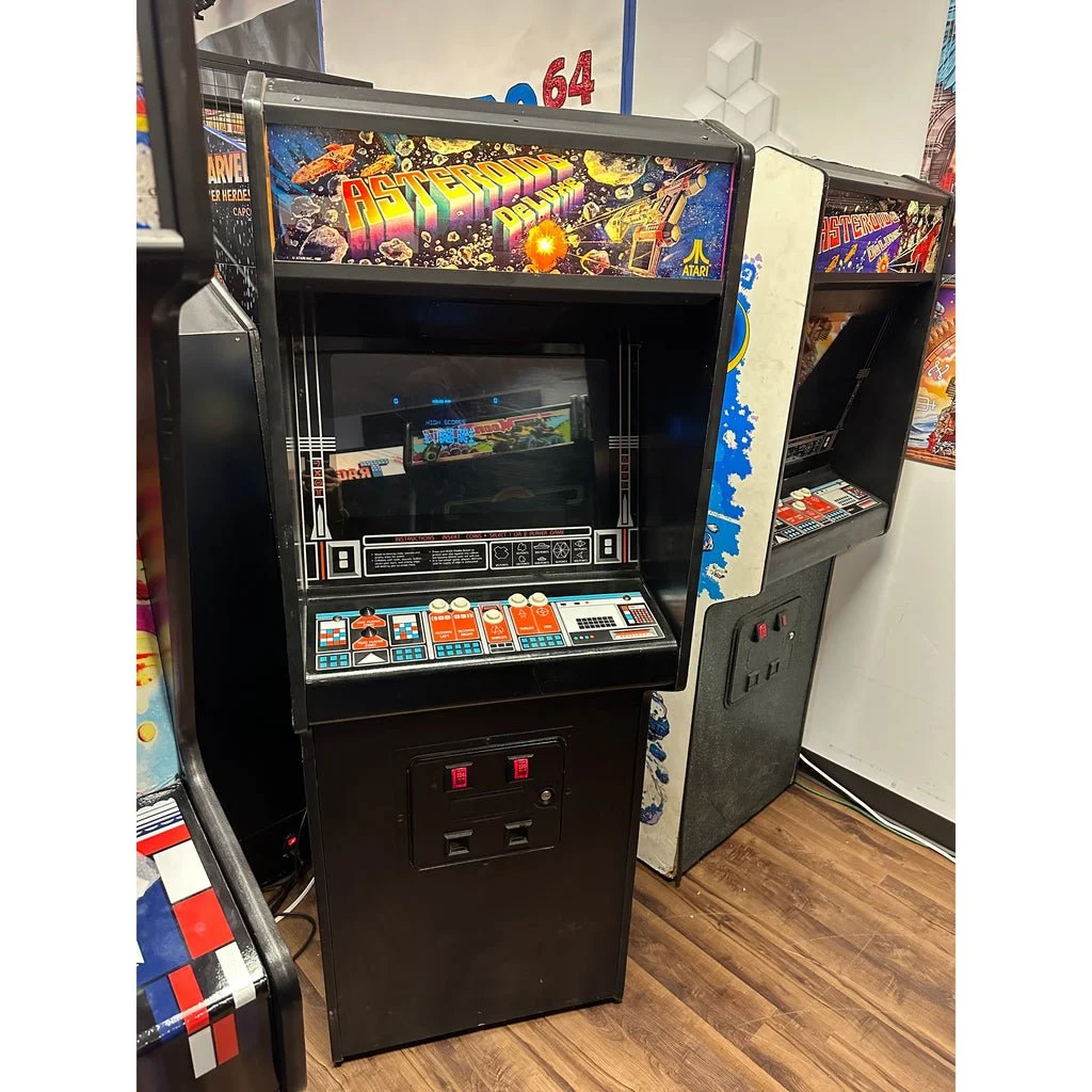 Asteroids Deluxe Arcade Game — image 1