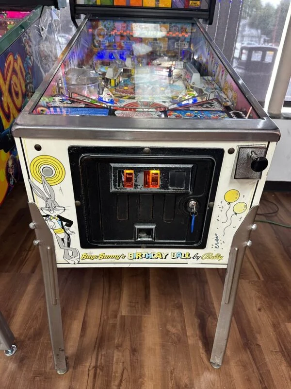 Bally Bugs Bunny's Birthday Ball Pinball Machine — image 7