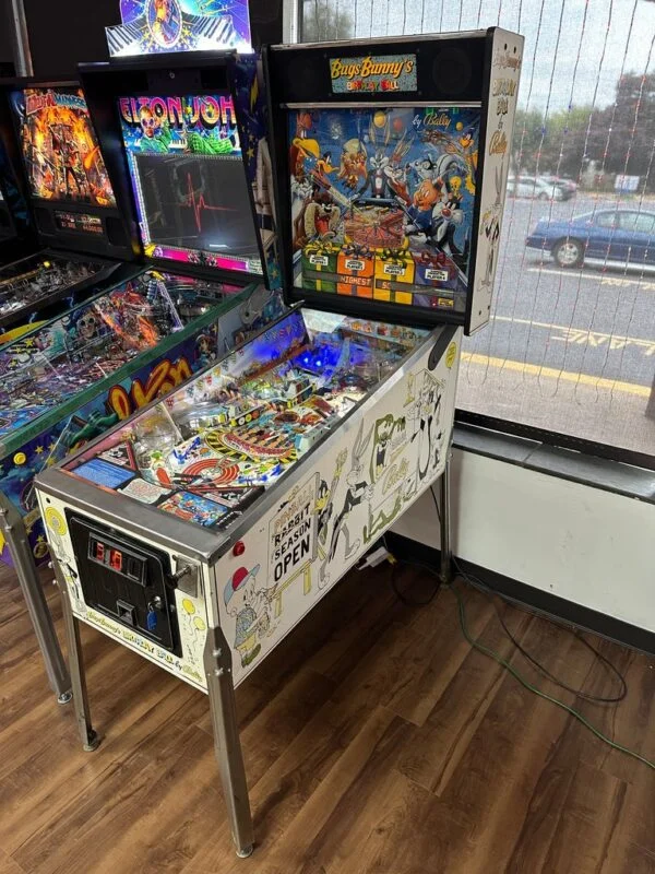 Bally Bugs Bunny's Birthday Ball Pinball Machine — image 8