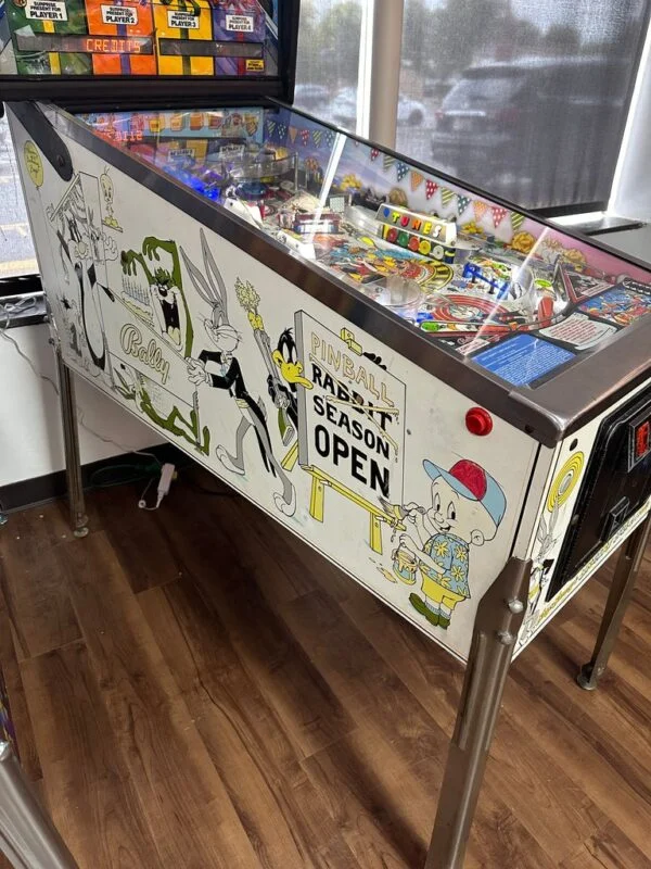 Bally Bugs Bunny's Birthday Ball Pinball Machine — image 9