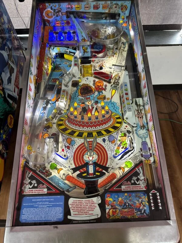 Bally Bugs Bunny's Birthday Ball Pinball Machine — image 11