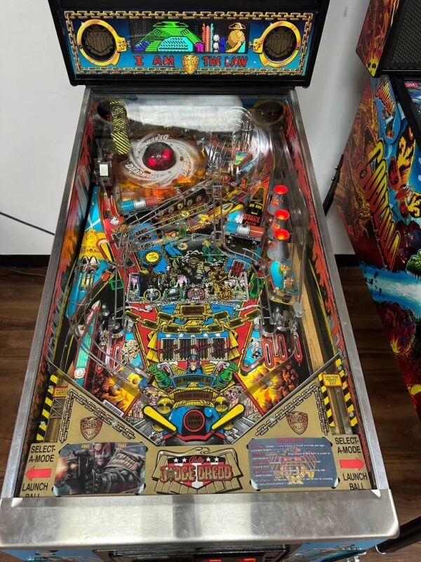 Bally Judge Dredd Pinball Machine — image 3