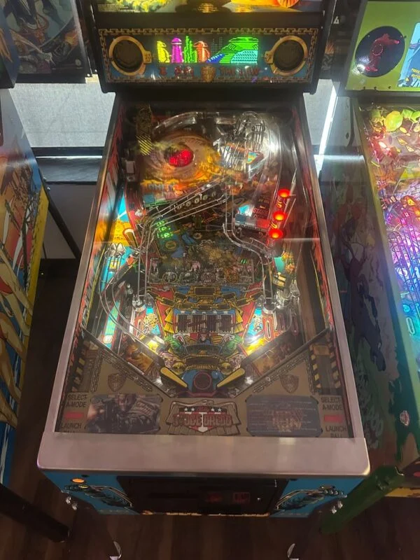 Bally Judge Dredd Pinball Machine — image 5
