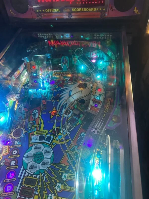 Bally World Cup Soccer Pinball Machine — image 7