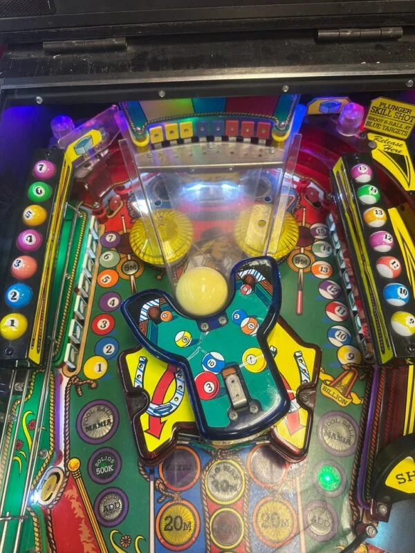 Gottlieb Cue Ball Wizard Pinball Machine — image 10