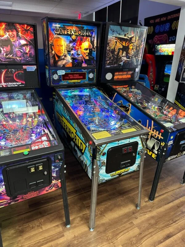 Gottlieb Waterworld Pinball Machine — image 9