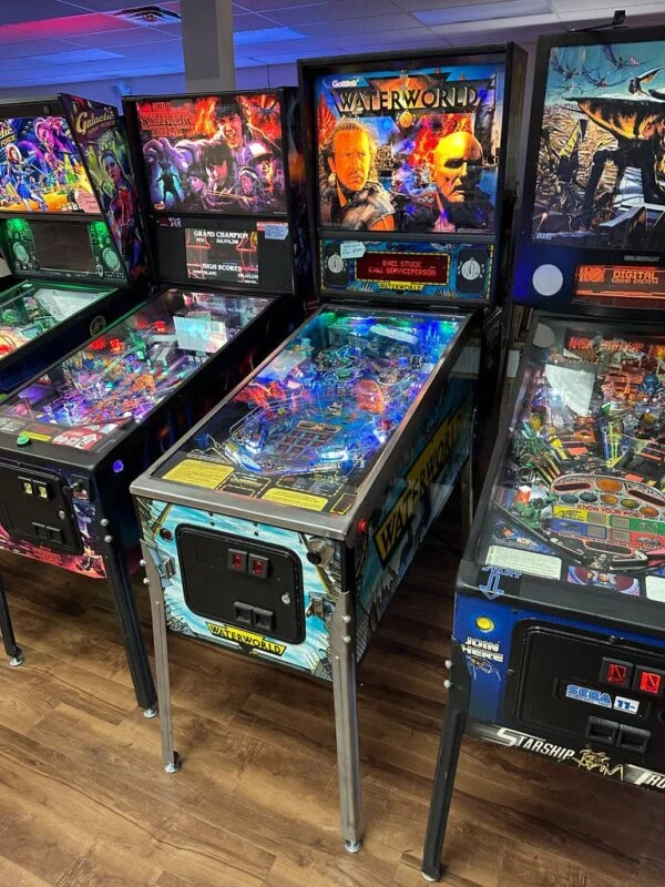 Gottlieb Waterworld Pinball Machine — image 10