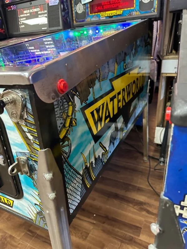 Gottlieb Waterworld Pinball Machine — image 11