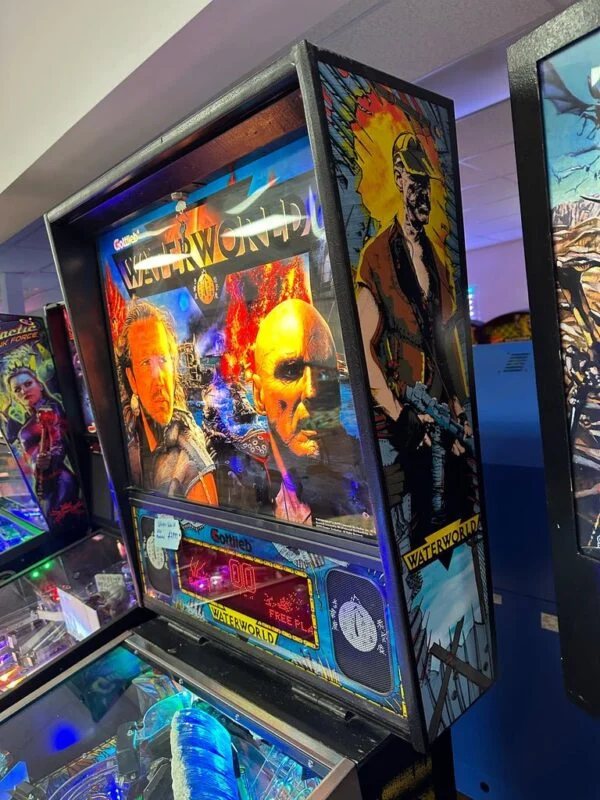 Gottlieb Waterworld Pinball Machine — image 12