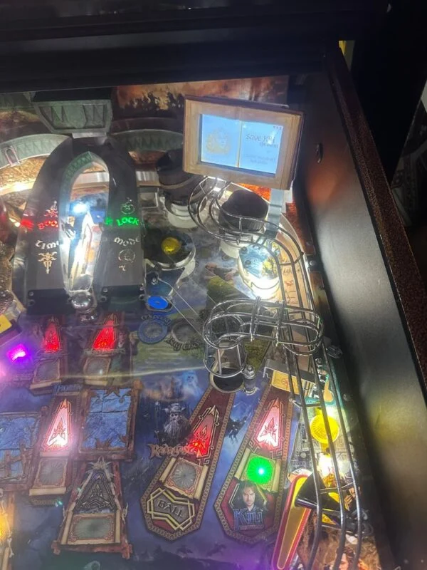 JJP The Hobbit Limited Edition Pinball Machine — image 10