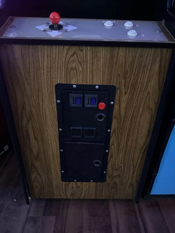 Pengo Arcade Game — image 4