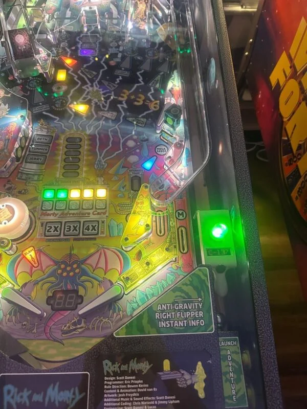 Spooky Pinball Rick and Morty Standard Pinball Machine — image 3