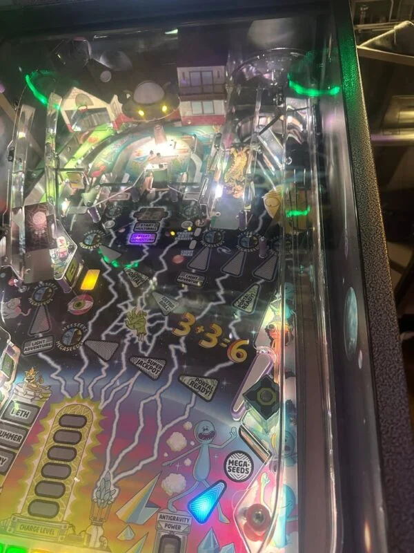Spooky Pinball Rick and Morty Standard Pinball Machine — image 4