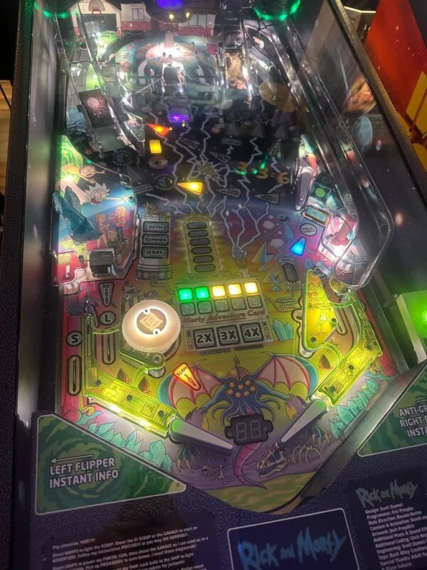 Spooky Pinball Rick and Morty Standard Pinball Machine — image 5