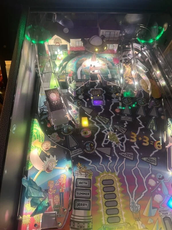 Spooky Pinball Rick and Morty Standard Pinball Machine — image 6