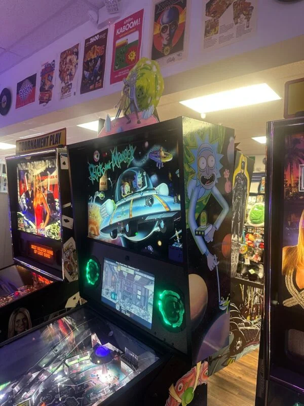 Spooky Pinball Rick and Morty Standard Pinball Machine — image 10