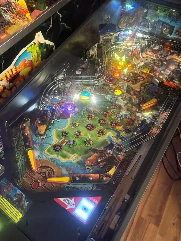 Stern Pinball Jurassic Park Premium Pinball Machine — image 8