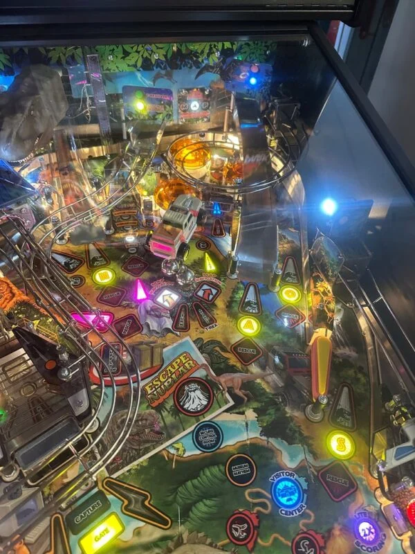 Stern Pinball Jurassic Park Premium Pinball Machine — image 9