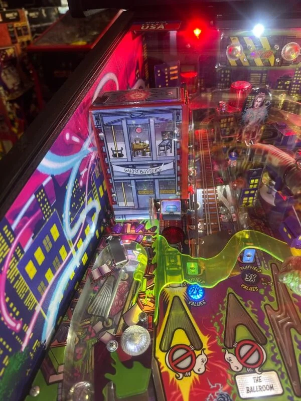 Stern Pinball LOADED Ghostbusters Pro Pinball Machine — image 11