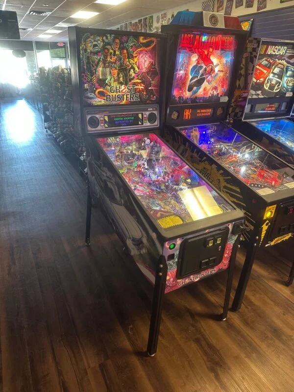 Stern Pinball LOADED Ghostbusters Pro Pinball Machine — image 17