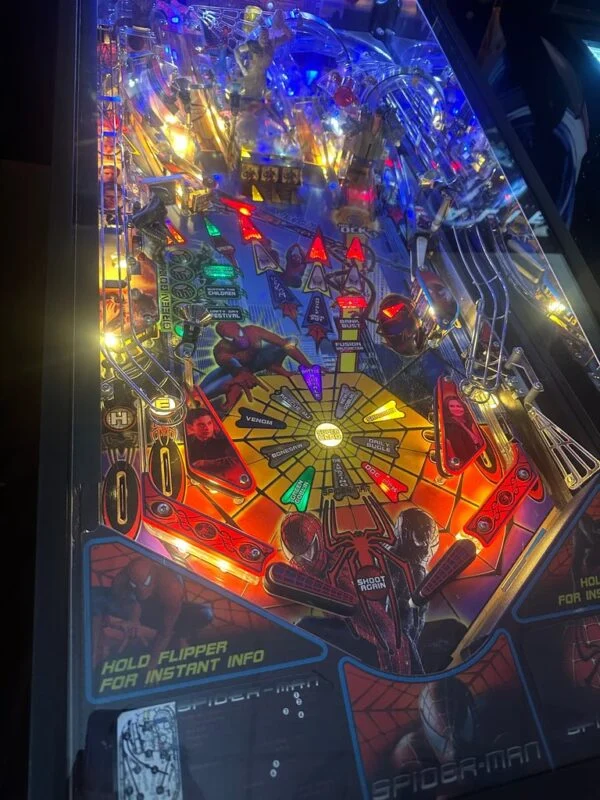 Stern Pinball LOADED Spider-Man Pinball Machine — image 6