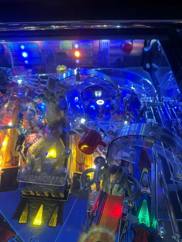 Stern Pinball LOADED Spider-Man Pinball Machine — image 9