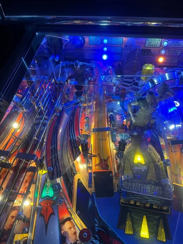 Stern Pinball LOADED Spider-Man Pinball Machine — image 11