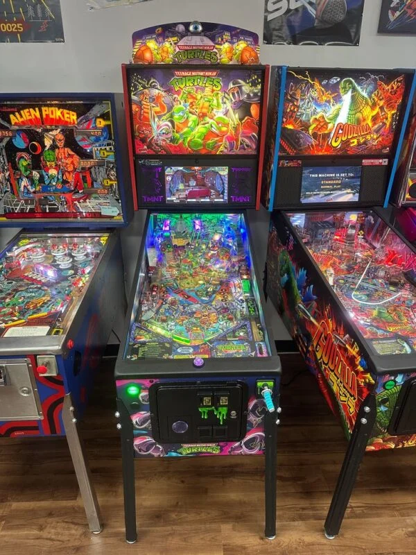 Stern Pinball LOADED Teenage Mutant Ninja Turtles Premium Pinball Machine — image 20