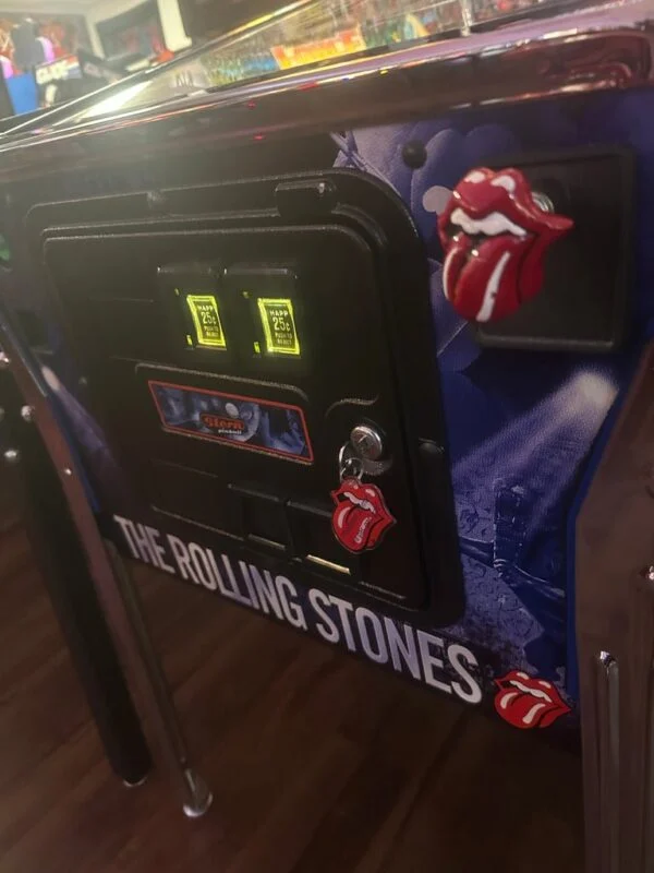 Stern Pinball LOADED The Rolling Stones Limited Edition Pinball Machine — image 8