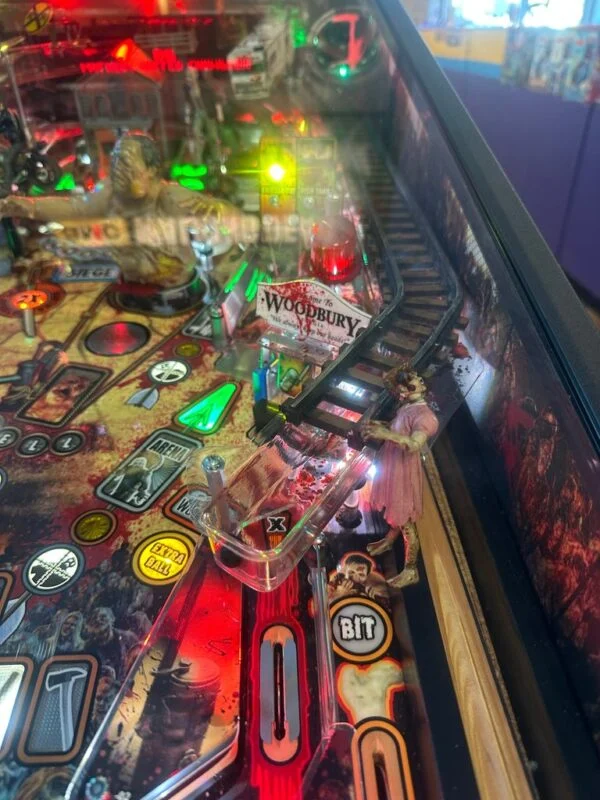 Stern Pinball LOADED The Walking Dead Premium Pinball Machine — image 23