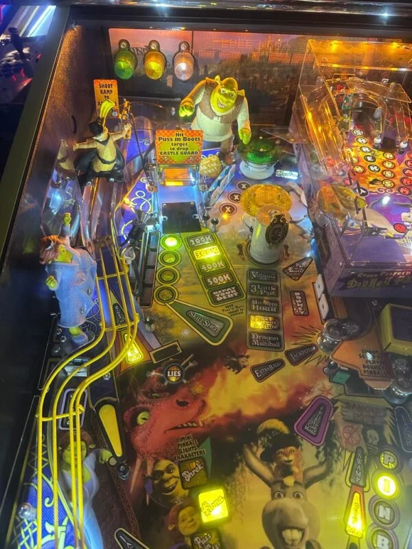 Stern Pinball Shrek Pinball Machine — image 15