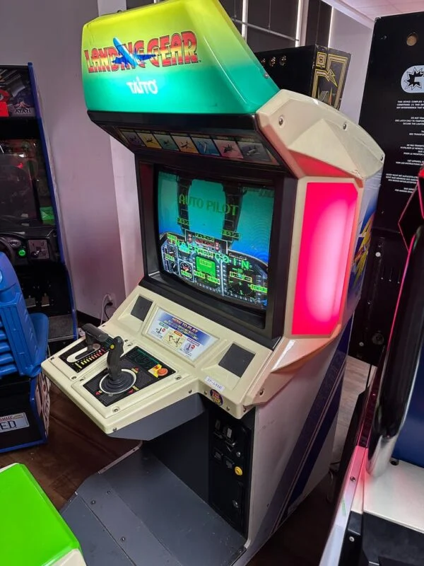 Taito Landing Gear Arcade Game — image 2