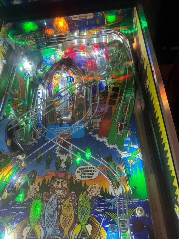 Williams LOADED Fish Tales Pinball Machine — image 9