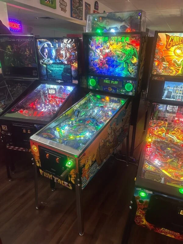 Williams LOADED Fish Tales Pinball Machine — image 18