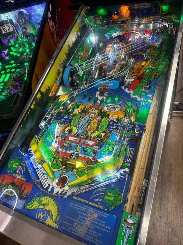 Williams LOADED Fish Tales Pinball Machine — image 19